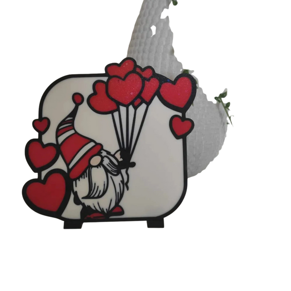 Hearts balloons gnome