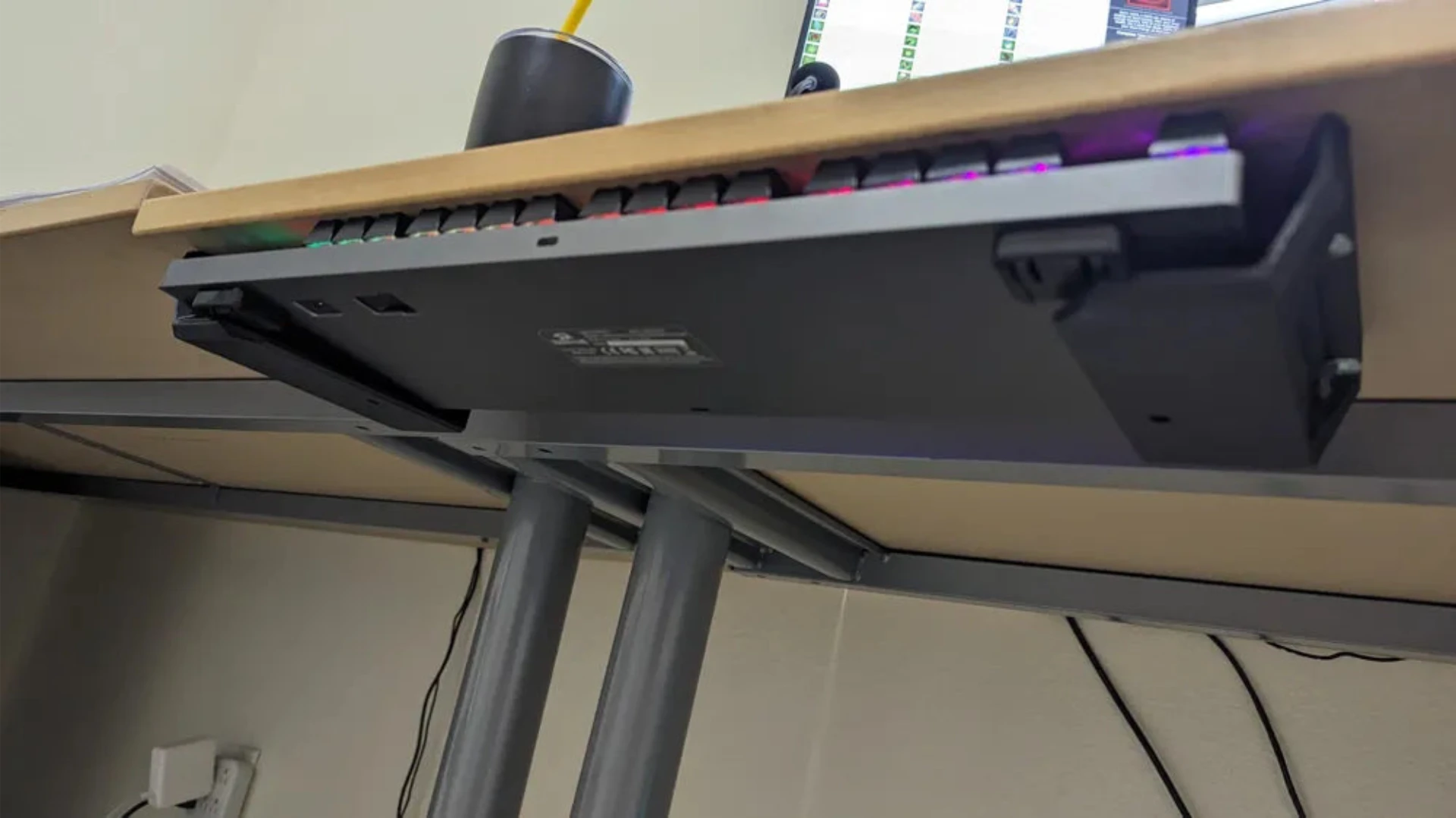 Keyboard Under-Desk Holder for Mechanical/Large Keyboards Remixed