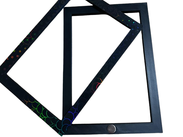 Picture frame with magnets