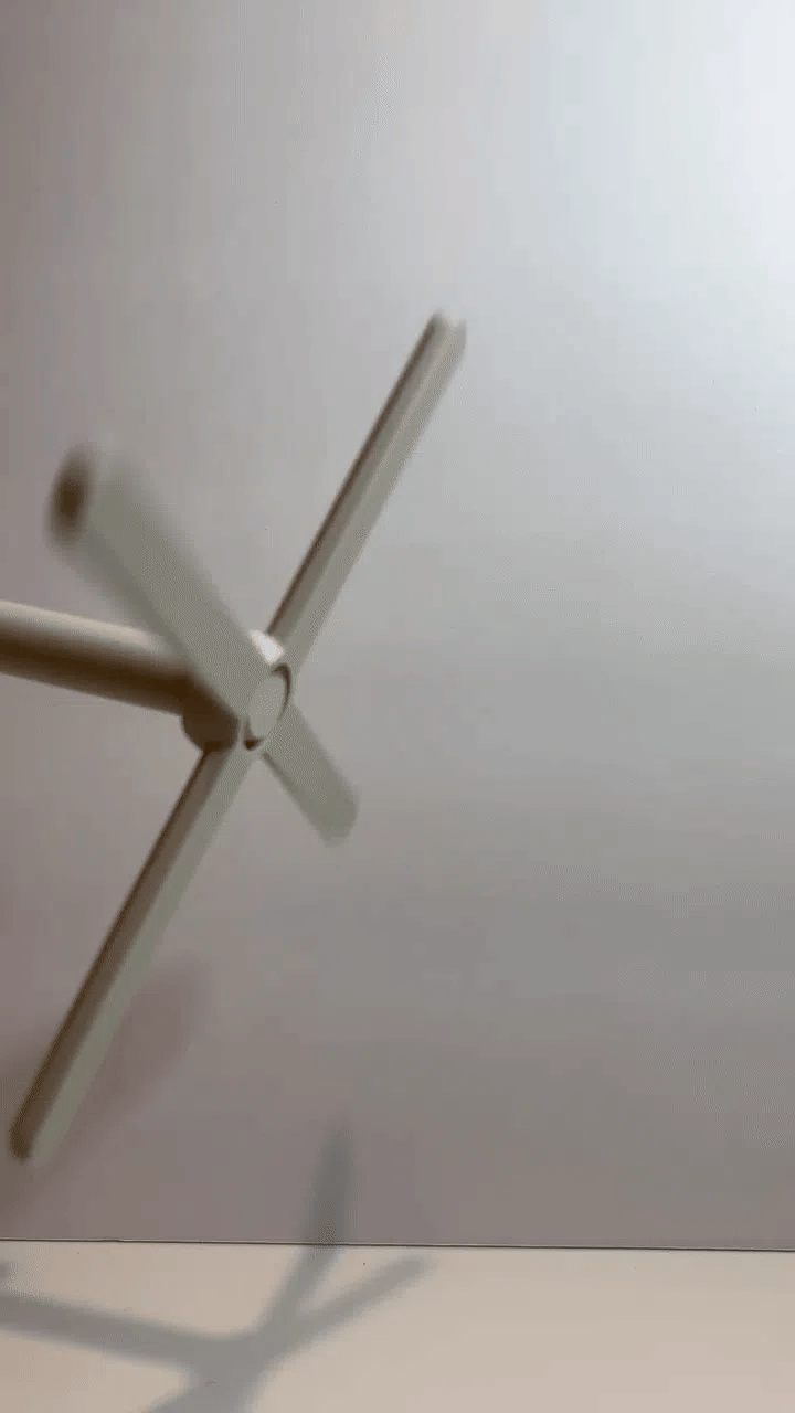 Spinny fan fidget toy