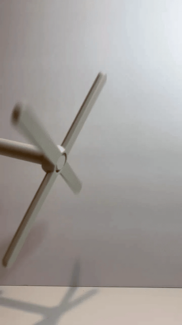 Spinny fan fidget toy